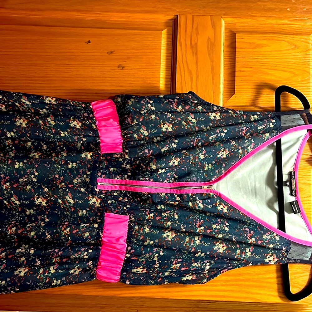 Size L Miss Me brand dress, really comfortable.